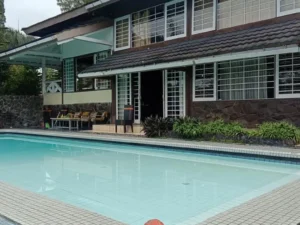 Villa Angsa Cipanas Dengan Halaman Luas 3 BR